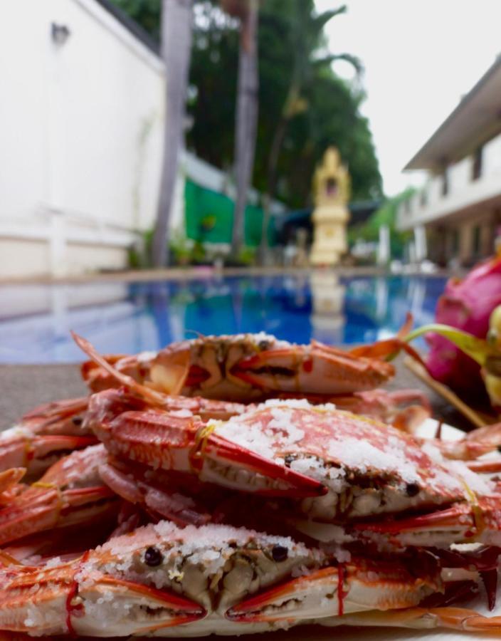 Happy Valley Pattaya Jomtien Beach Exterior photo